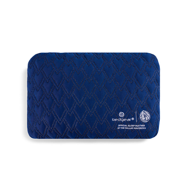 Bedgear Mavericks Night Ice Performance® Travel Pillow official product image 2